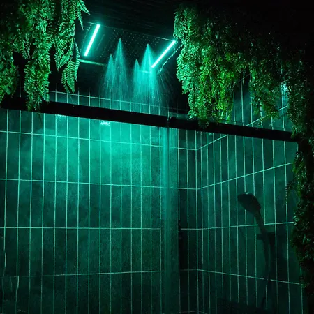 Secret Jungle - Xl Rain Shower - Cinema Appartement Bergerac