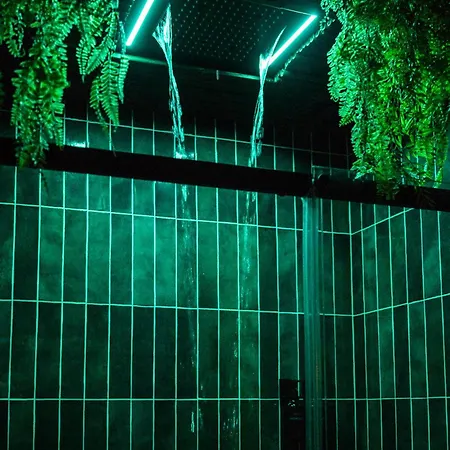 Secret Jungle - Xl Rain Shower - Cinema Appartement
